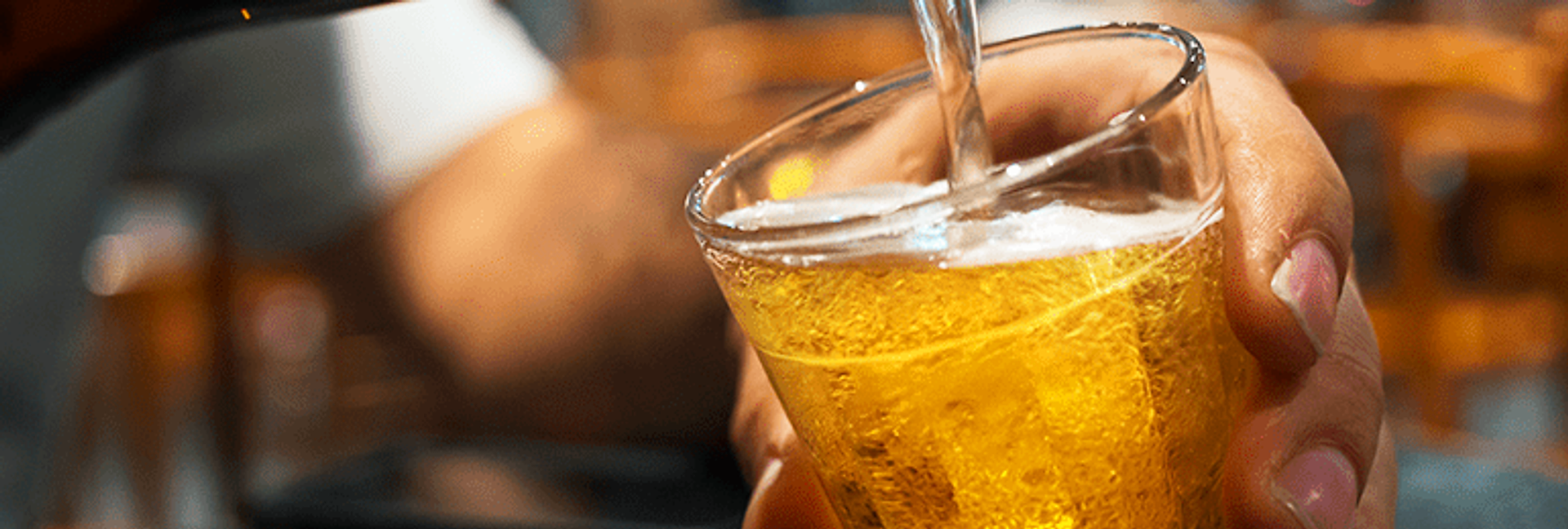 Chopp gelado servido em comemoração na Pizza Paizzani